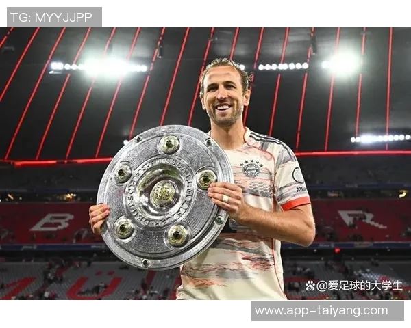 凯恩寒风中挥杆打高尔夫穆勒点赞为他加油打气