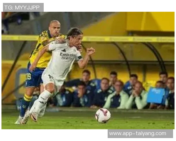 西媒曝皇马维尼修斯标价1亿欧维蒂尼亚转会同样需巨资